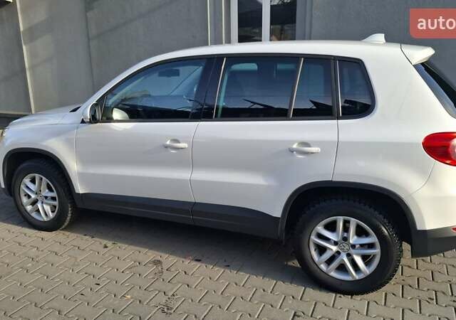 Білий Фольксваген Тігуан, об'ємом двигуна 2 л та пробігом 272 тис. км за 13200 $, фото 9 на Automoto.ua