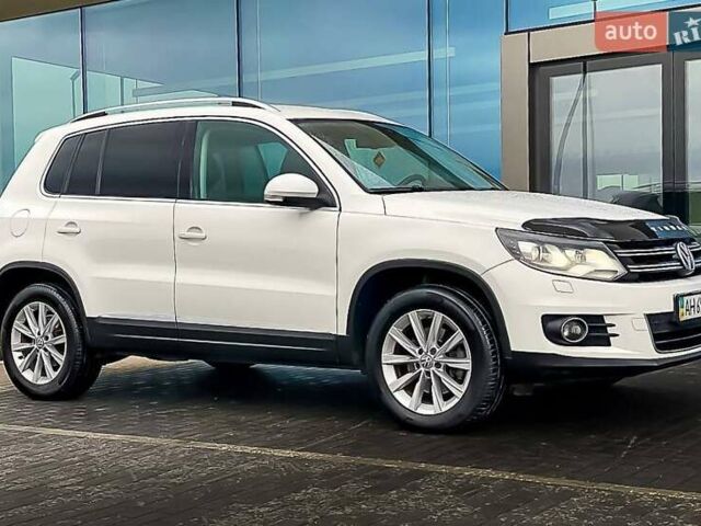 Белый Фольксваген Тигуан, объемом двигателя 2 л и пробегом 236 тыс. км за 12800 $, фото 3 на Automoto.ua