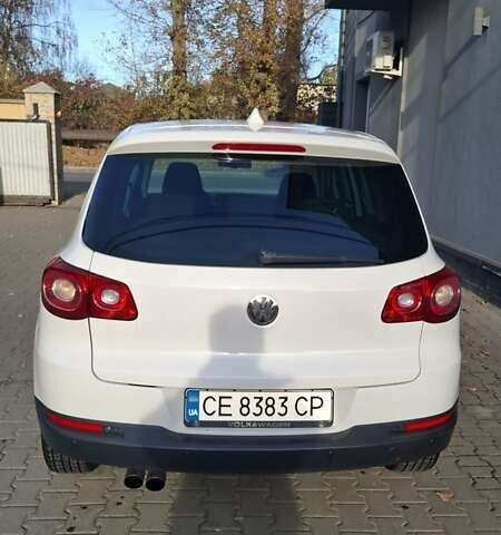 Білий Фольксваген Тігуан, об'ємом двигуна 2 л та пробігом 272 тис. км за 13200 $, фото 10 на Automoto.ua