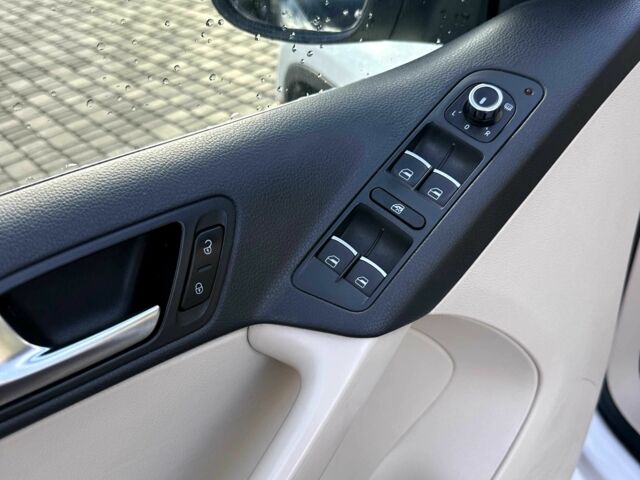 Белый Фольксваген Тигуан, объемом двигателя 2 л и пробегом 277 тыс. км за 11450 $, фото 5 на Automoto.ua