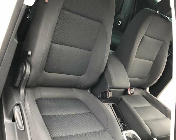 Білий Фольксваген Тігуан, об'ємом двигуна 2 л та пробігом 165 тис. км за 13600 $, фото 38 на Automoto.ua