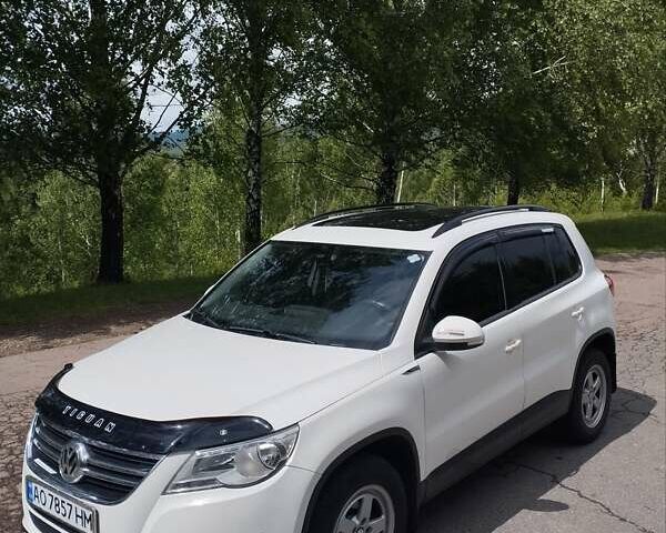 Белый Фольксваген Тигуан, объемом двигателя 2 л и пробегом 217 тыс. км за 12450 $, фото 8 на Automoto.ua