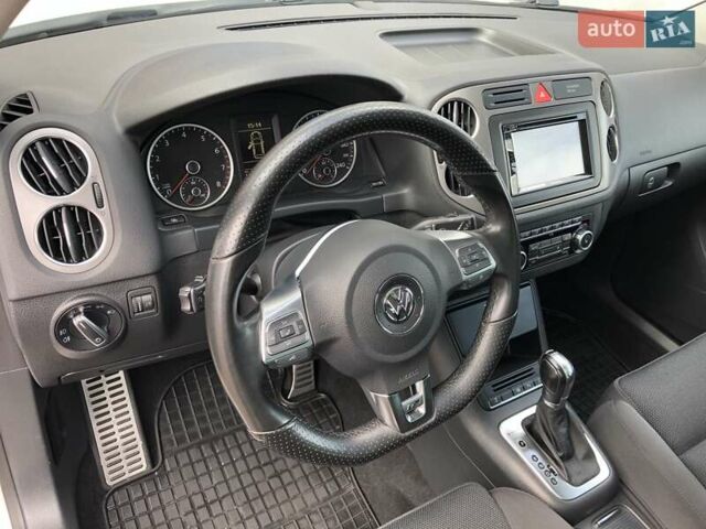 Білий Фольксваген Тігуан, об'ємом двигуна 2 л та пробігом 165 тис. км за 13600 $, фото 2 на Automoto.ua