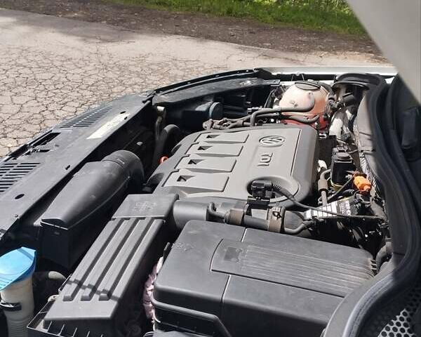 Белый Фольксваген Тигуан, объемом двигателя 2 л и пробегом 217 тыс. км за 12450 $, фото 16 на Automoto.ua