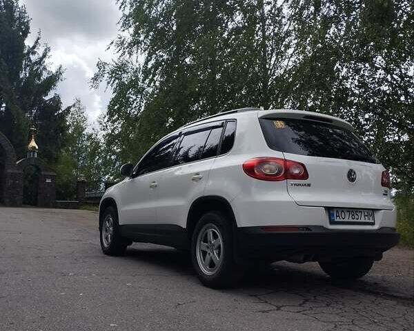 Белый Фольксваген Тигуан, объемом двигателя 2 л и пробегом 217 тыс. км за 12450 $, фото 35 на Automoto.ua