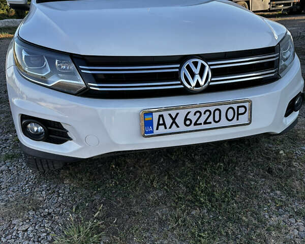 Белый Фольксваген Тигуан, объемом двигателя 1.98 л и пробегом 229 тыс. км за 13500 $, фото 2 на Automoto.ua