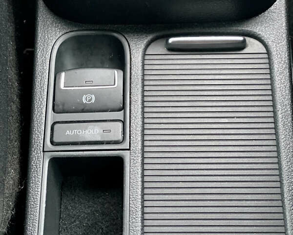 Белый Фольксваген Тигуан, объемом двигателя 2 л и пробегом 236 тыс. км за 13500 $, фото 37 на Automoto.ua