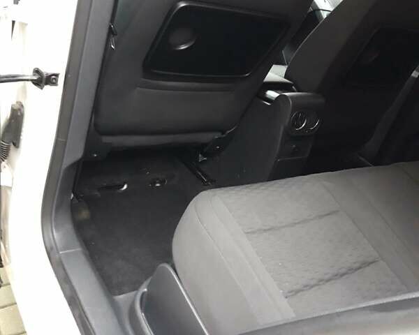 Белый Фольксваген Тигуан, объемом двигателя 1.97 л и пробегом 215 тыс. км за 13000 $, фото 11 на Automoto.ua