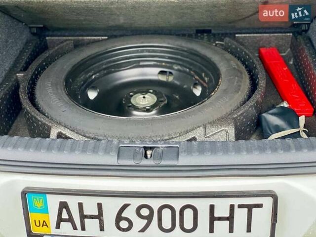 Белый Фольксваген Тигуан, объемом двигателя 2 л и пробегом 236 тыс. км за 12800 $, фото 24 на Automoto.ua