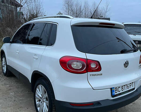 Белый Фольксваген Тигуан, объемом двигателя 1.97 л и пробегом 318 тыс. км за 13300 $, фото 9 на Automoto.ua