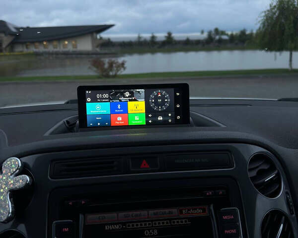 Білий Фольксваген Тігуан, об'ємом двигуна 2 л та пробігом 180 тис. км за 12000 $, фото 20 на Automoto.ua