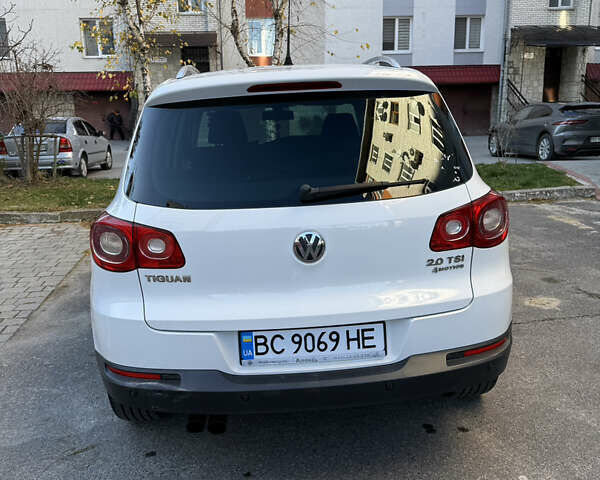 Білий Фольксваген Тігуан, об'ємом двигуна 1.98 л та пробігом 216 тис. км за 9500 $, фото 4 на Automoto.ua