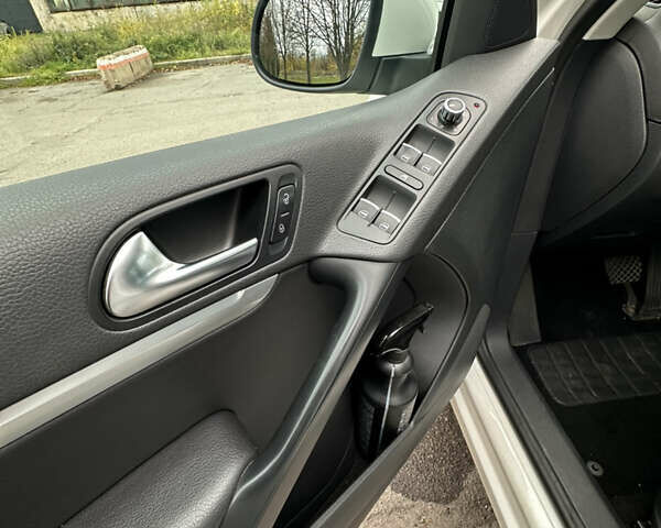 Белый Фольксваген Тигуан, объемом двигателя 1.98 л и пробегом 215 тыс. км за 12500 $, фото 5 на Automoto.ua