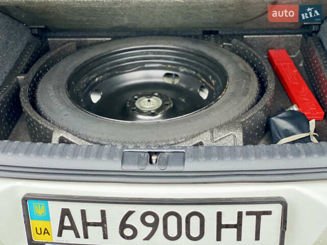 Белый Фольксваген Тигуан, объемом двигателя 2 л и пробегом 236 тыс. км за 13500 $, фото 20 на Automoto.ua