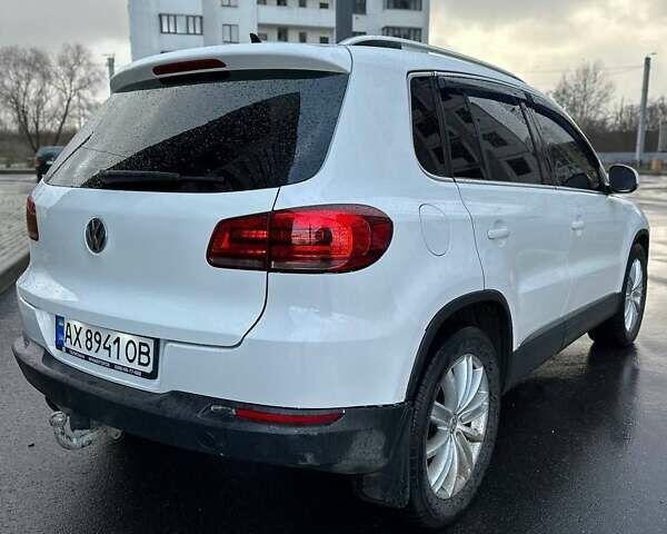 Білий Фольксваген Тігуан, об'ємом двигуна 1.98 л та пробігом 218 тис. км за 10000 $, фото 7 на Automoto.ua
