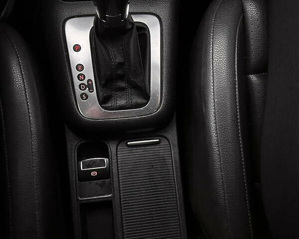 Білий Фольксваген Тігуан, об'ємом двигуна 2 л та пробігом 180 тис. км за 12000 $, фото 19 на Automoto.ua