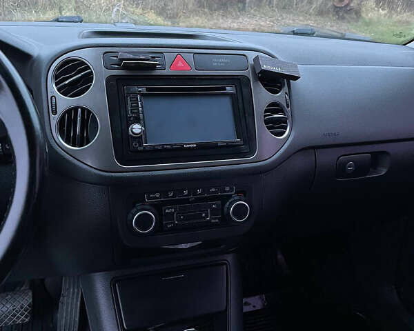 Белый Фольксваген Тигуан, объемом двигателя 1.97 л и пробегом 318 тыс. км за 13300 $, фото 15 на Automoto.ua