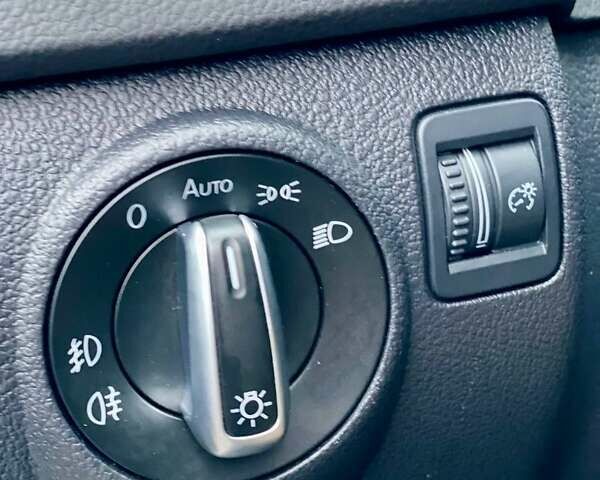 Белый Фольксваген Тигуан, объемом двигателя 2 л и пробегом 236 тыс. км за 12800 $, фото 16 на Automoto.ua