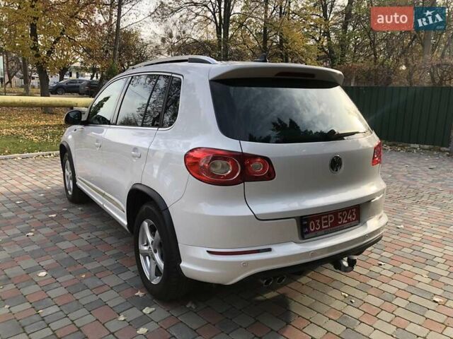 Білий Фольксваген Тігуан, об'ємом двигуна 2 л та пробігом 165 тис. км за 13600 $, фото 5 на Automoto.ua