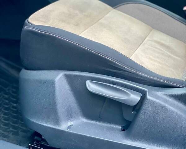 Белый Фольксваген Тигуан, объемом двигателя 2 л и пробегом 236 тыс. км за 12800 $, фото 10 на Automoto.ua