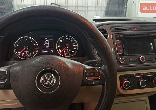 Белый Фольксваген Тигуан, объемом двигателя 1.98 л и пробегом 240 тыс. км за 13500 $, фото 9 на Automoto.ua