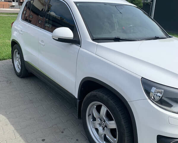 Білий Фольксваген Тігуан, об'ємом двигуна 2 л та пробігом 255 тис. км за 14700 $, фото 7 на Automoto.ua