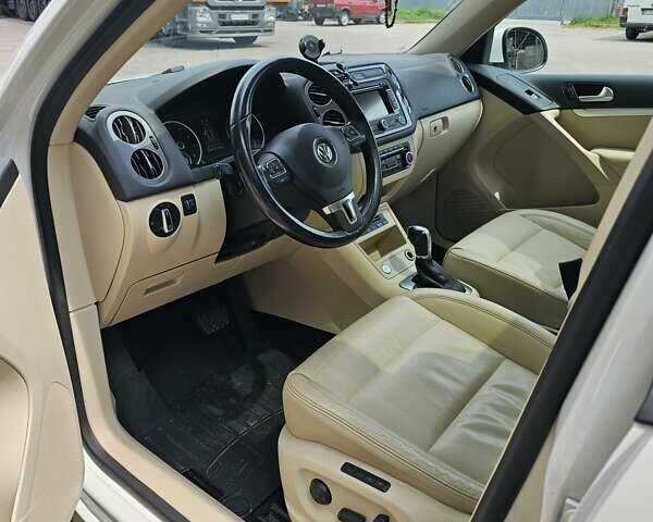 Білий Фольксваген Тігуан, об'ємом двигуна 1.98 л та пробігом 162 тис. км за 11800 $, фото 14 на Automoto.ua