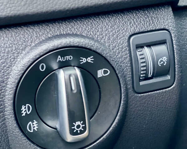 Белый Фольксваген Тигуан, объемом двигателя 2 л и пробегом 236 тыс. км за 13500 $, фото 30 на Automoto.ua