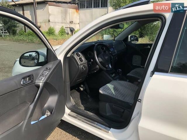 Білий Фольксваген Тігуан, об'ємом двигуна 1.97 л та пробігом 126 тис. км за 13000 $, фото 8 на Automoto.ua