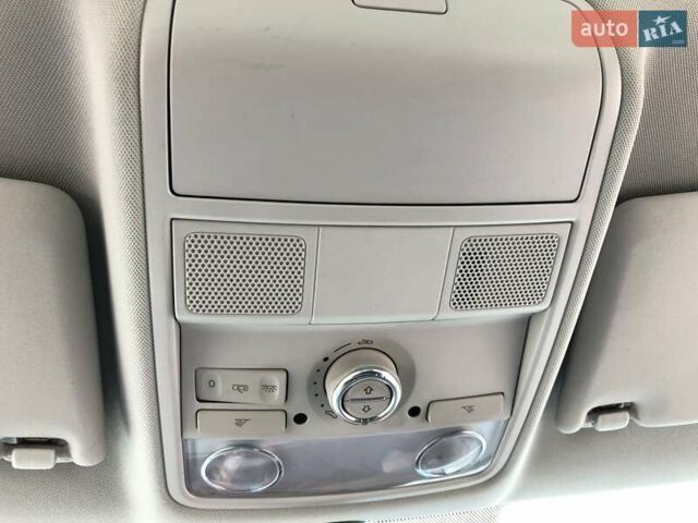 Білий Фольксваген Тігуан, об'ємом двигуна 2 л та пробігом 165 тис. км за 13600 $, фото 61 на Automoto.ua