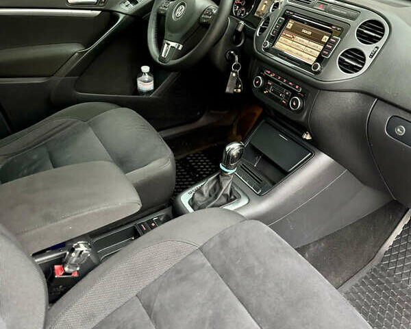 Белый Фольксваген Тигуан, объемом двигателя 1.97 л и пробегом 257 тыс. км за 14999 $, фото 25 на Automoto.ua