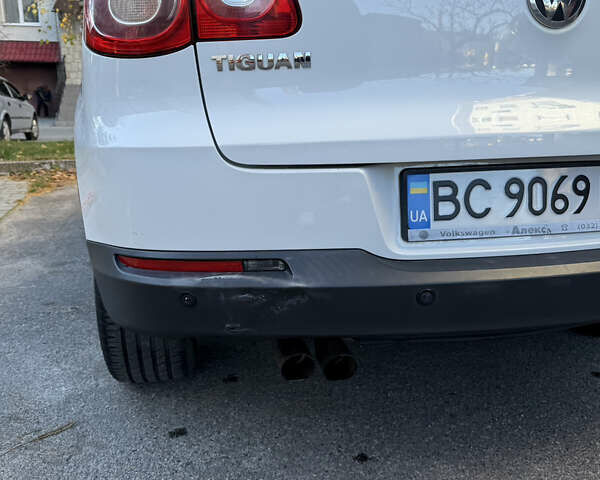 Білий Фольксваген Тігуан, об'ємом двигуна 1.98 л та пробігом 216 тис. км за 9500 $, фото 5 на Automoto.ua