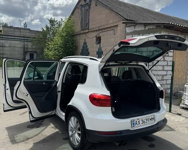 Белый Фольксваген Тигуан, объемом двигателя 1.98 л и пробегом 208 тыс. км за 10600 $, фото 6 на Automoto.ua