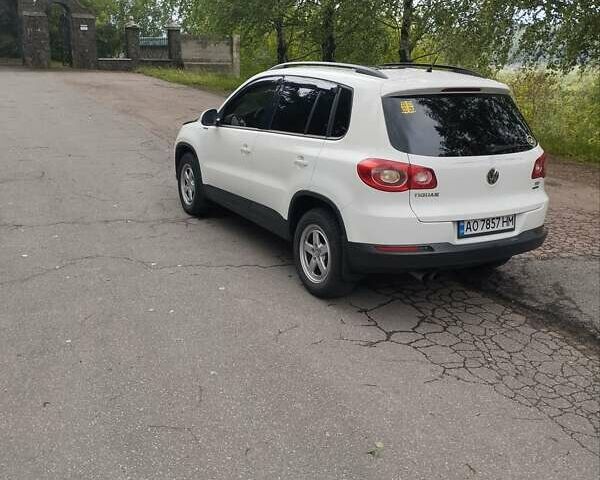 Белый Фольксваген Тигуан, объемом двигателя 2 л и пробегом 217 тыс. км за 12450 $, фото 34 на Automoto.ua