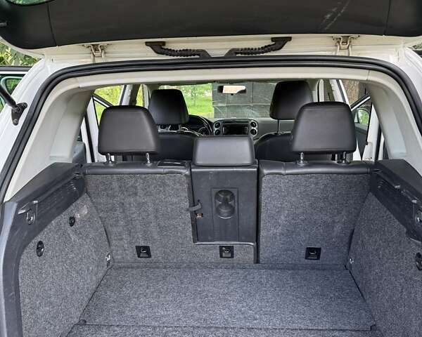 Белый Фольксваген Тигуан, объемом двигателя 1.98 л и пробегом 208 тыс. км за 10600 $, фото 1 на Automoto.ua