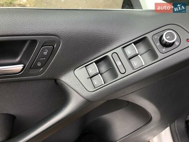 Білий Фольксваген Тігуан, об'ємом двигуна 2 л та пробігом 165 тис. км за 13600 $, фото 66 на Automoto.ua