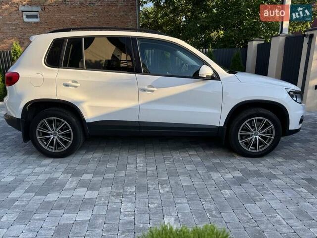 Белый Фольксваген Тигуан, объемом двигателя 1.98 л и пробегом 138 тыс. км за 12500 $, фото 1 на Automoto.ua