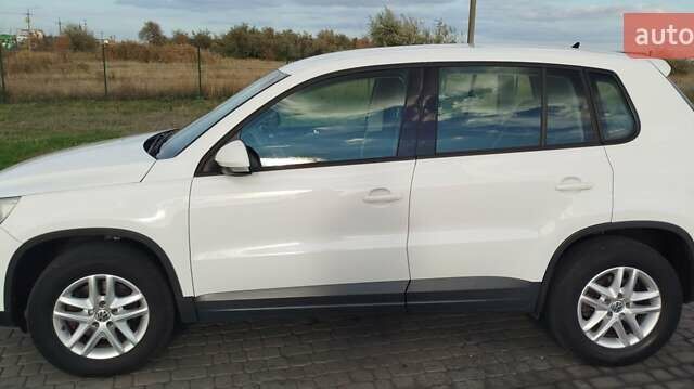 Білий Фольксваген Тігуан, об'ємом двигуна 1.98 л та пробігом 183 тис. км за 9900 $, фото 1 на Automoto.ua