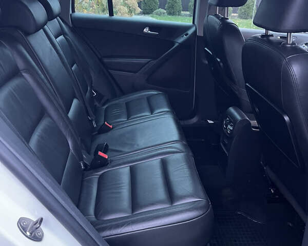 Фольксваген Тигуан 2011 в Вараш (Кузнецовск) на Automoto.ua Белый Фольксваген Тигуан, объемом двигателя 1.97 л и пробегом 221 тыс. км за 13000 $, фото 6 на Automoto.ua