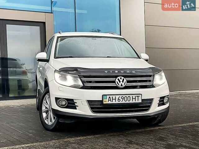 Белый Фольксваген Тигуан, объемом двигателя 2 л и пробегом 236 тыс. км за 12800 $, фото 1 на Automoto.ua
