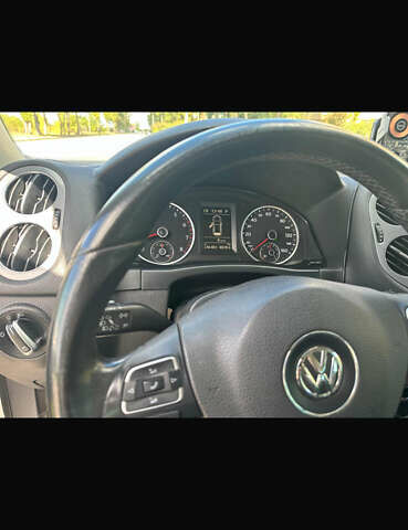 Білий Фольксваген Тігуан, об'ємом двигуна 1.98 л та пробігом 240 тис. км за 9900 $, фото 4 на Automoto.ua