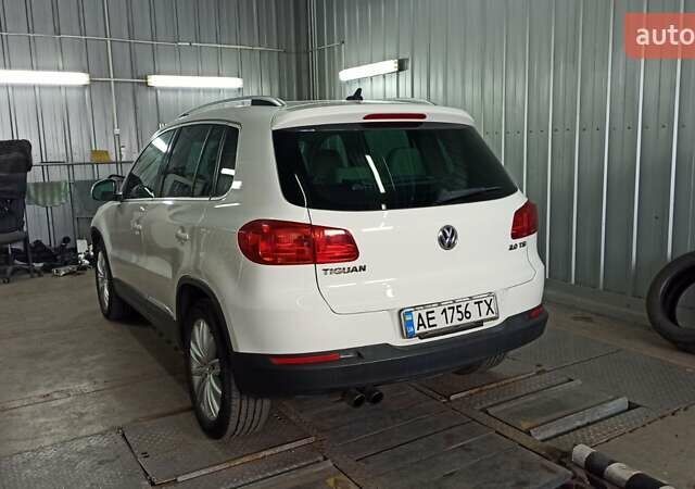 Белый Фольксваген Тигуан, объемом двигателя 1.98 л и пробегом 240 тыс. км за 13500 $, фото 5 на Automoto.ua