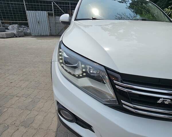 Білий Фольксваген Тігуан, об'ємом двигуна 1.98 л та пробігом 162 тис. км за 11800 $, фото 41 на Automoto.ua