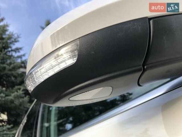 Білий Фольксваген Тігуан, об'ємом двигуна 2 л та пробігом 165 тис. км за 13600 $, фото 12 на Automoto.ua