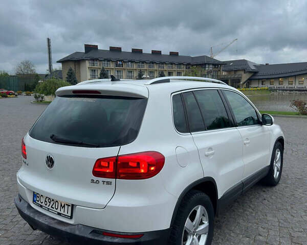 Білий Фольксваген Тігуан, об'ємом двигуна 2 л та пробігом 180 тис. км за 12000 $, фото 4 на Automoto.ua