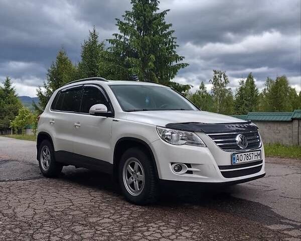 Белый Фольксваген Тигуан, объемом двигателя 2 л и пробегом 217 тыс. км за 12450 $, фото 38 на Automoto.ua