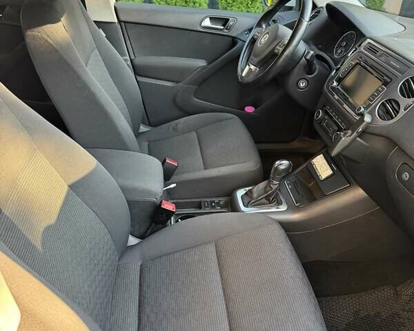 Белый Фольксваген Тигуан, объемом двигателя 1.98 л и пробегом 138 тыс. км за 12500 $, фото 17 на Automoto.ua