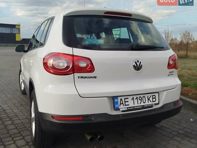 Білий Фольксваген Тігуан, об'ємом двигуна 1.98 л та пробігом 183 тис. км за 9900 $, фото 5 на Automoto.ua