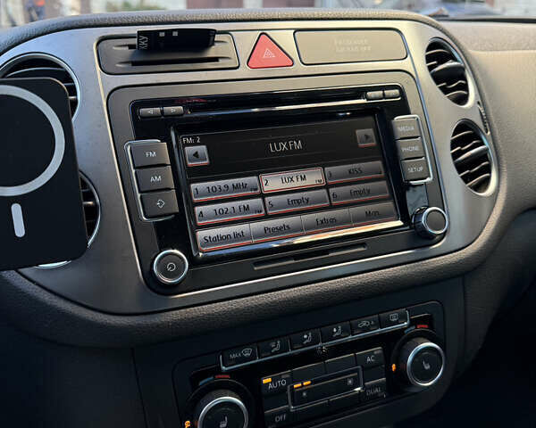 Білий Фольксваген Тігуан, об'ємом двигуна 1.98 л та пробігом 216 тис. км за 9500 $, фото 9 на Automoto.ua