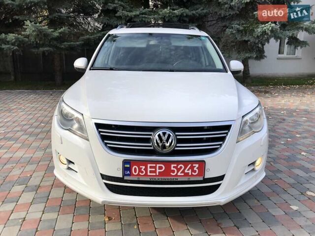 Білий Фольксваген Тігуан, об'ємом двигуна 2 л та пробігом 165 тис. км за 13600 $, фото 1 на Automoto.ua